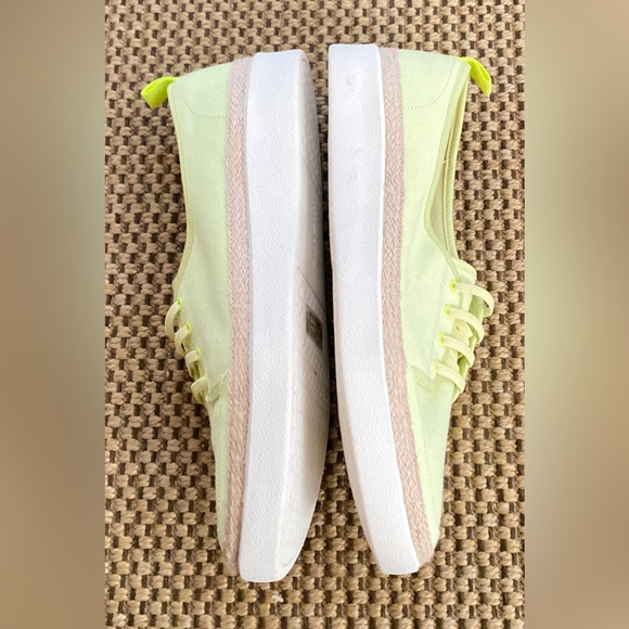 VIONIC Lime Green Women's Casual Sneakers size 9 - Picture 6 of 11